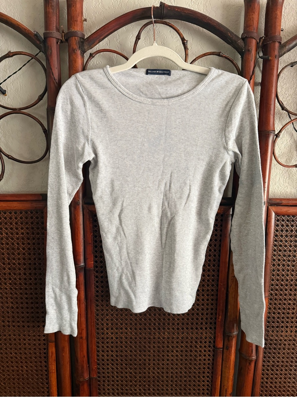 Brandy Melville Light Gray Ribbed Long-Sleeve Tee